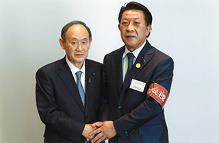 菅義偉前総理大臣と村田道議